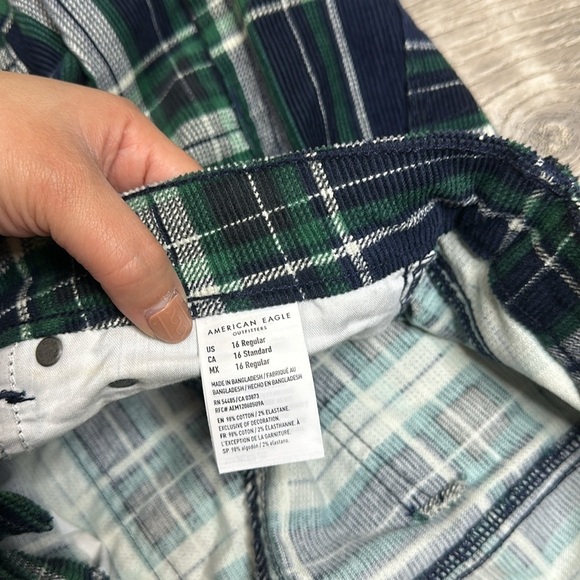 American Eagle Plaided Corduroy High-Rise Crop Flare Pants Green Sz 16R - Picture 11 of 11